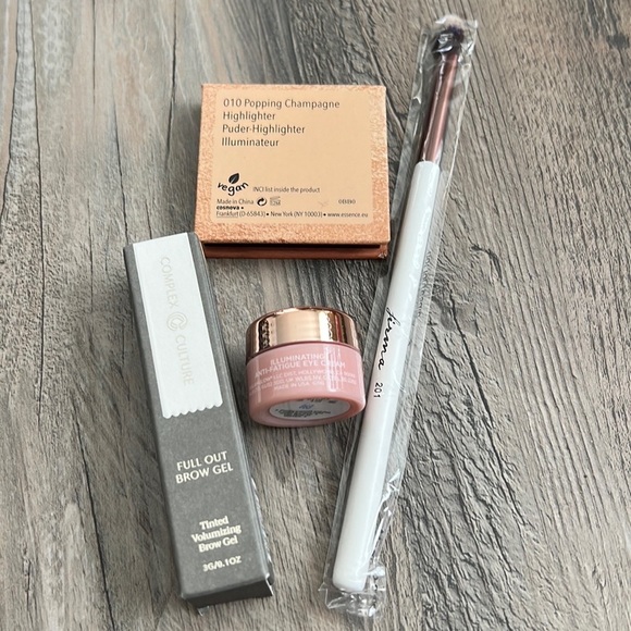 MAKEUP Bundle - Picture 5 of 6